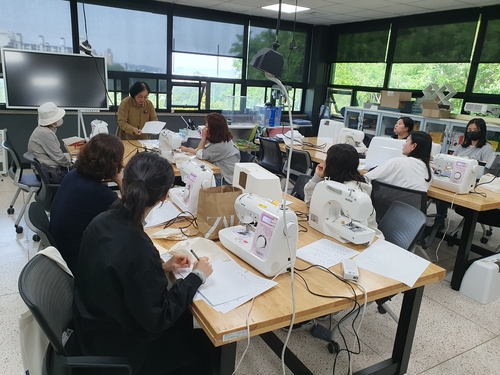 부천시 원미청정구역 메이커스페이스 재봉틀 수업 진행
