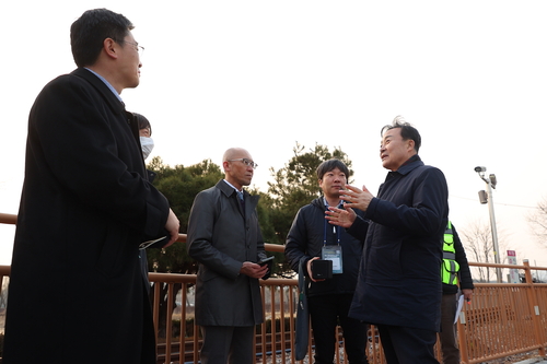 김성제 의왕시장 11일 왕송호수공원 일대 시설 현장 점검