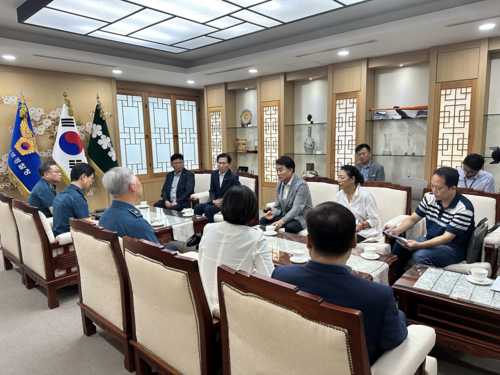 하은호 군포시장 2024년 8월8일 김봉식 남부청장 만나 주민 의견 대변