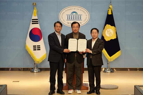 이현재 하남시장(가운데) 13일 중앙정부와 경기도에 '신도시 광역교통 문제 해결' 촉구