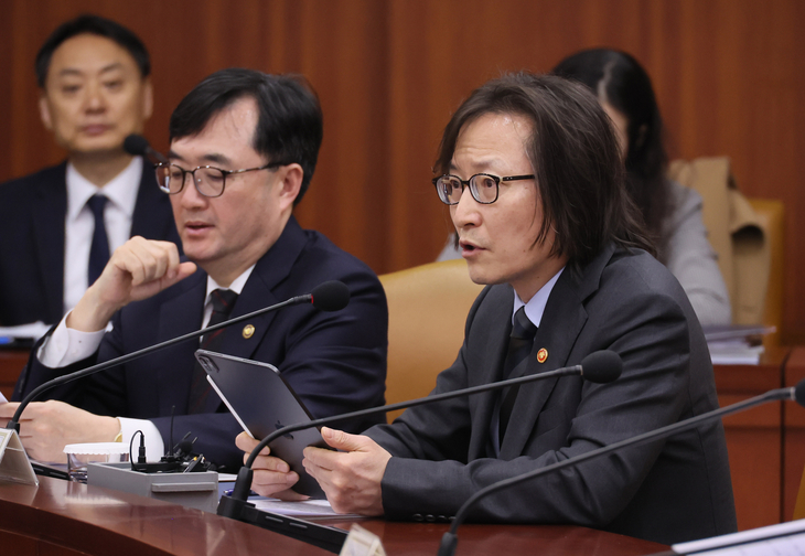 발언하는 주병기 공정거래위원장