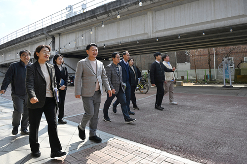 의정부시 경원선(1호선) 고가 하부 유휴공간 활용 위한 현장점검
