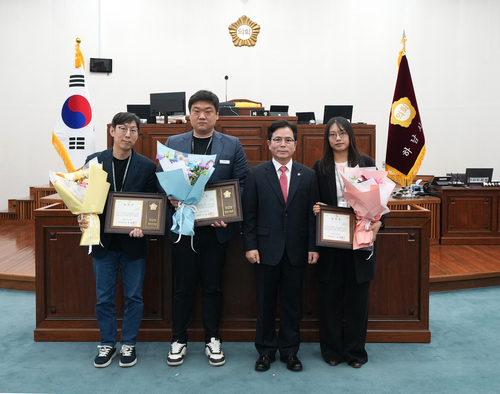 하남시의회 16일 '2026년 1분기 하남시 우수공무원' 3명 표창 수여