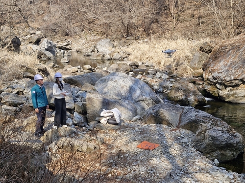 김상수 남양주시 부시장 20일 수동계곡 불법시설물 드론 점검 주재