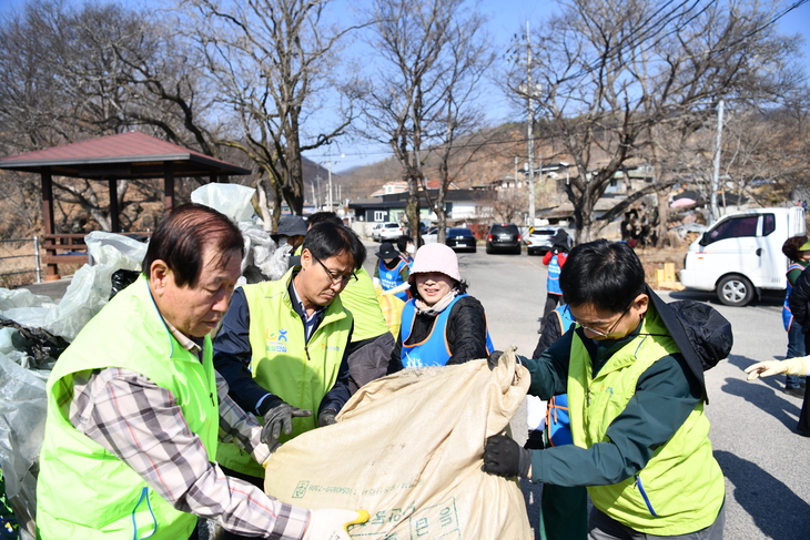 경북농협·농가주부모임, 영농폐기물 수거 캠페인 전개