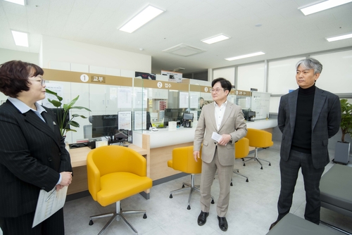 김병수 김포시장 24일 김포한강신도시 여권민원실 현장행정 실시