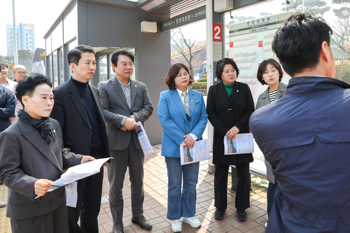 안산시의회 도시환경위원회 26일 한양대 에리카캠포스 정문 버스정류소 개선 공사현장 점검