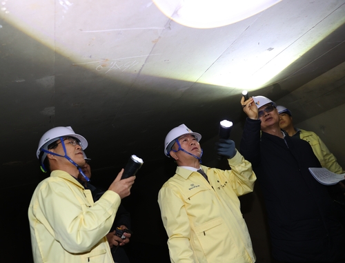 박승원 광명시장 13일 신안산선 4공구 공사현장 들러 통로박스와 고지배수로 점검
