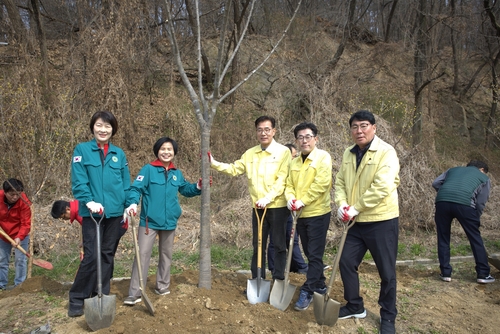 의왕시의회 27일 2026년 제81회 식목일 기념 나무심기 행사 동참