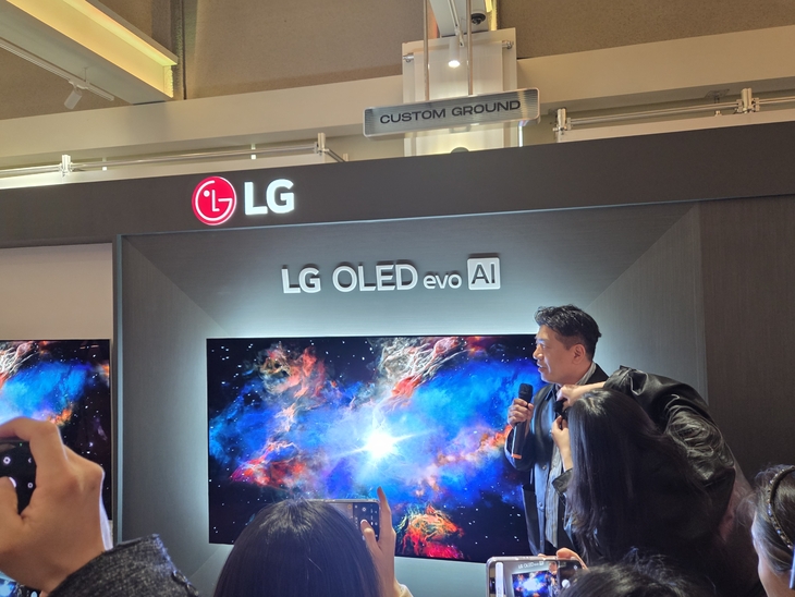 치고 나가는 LG, 추격하는 삼성…TV업계 ‘OLED 경쟁’