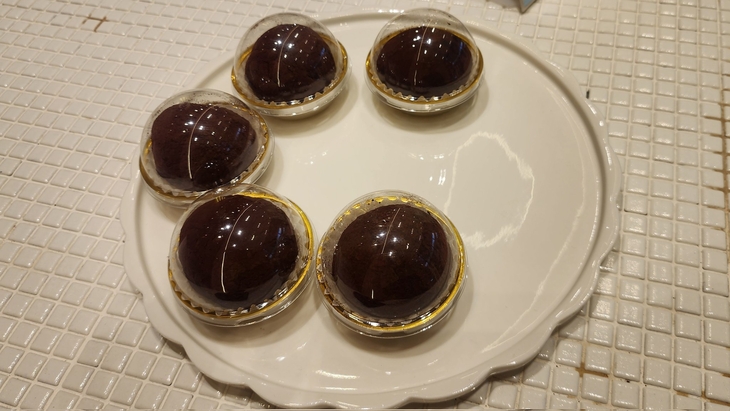 강훈식 대통령 비서실장이 칼둔 아부다비 행정청장에게 '두쫀쿠'를 선물했다고 밝혔다.