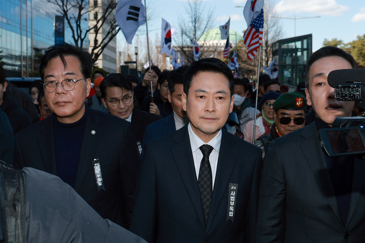 청와대로 행진하는 국민의힘