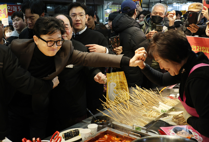 부산 상인 만나는 한동훈