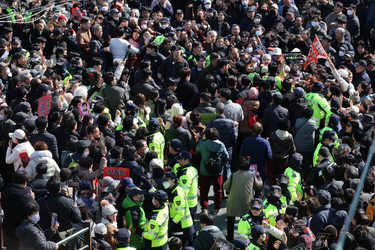 부산서 지지자 만나는 한동훈