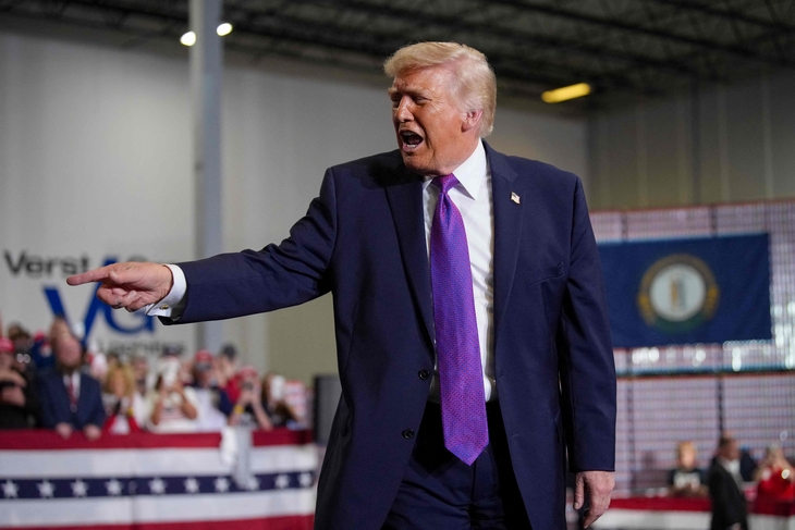 US-PRESIDENT-TRUMP-VISITS-A-PACKAGING-FACILITY-IN-KENTUCKY