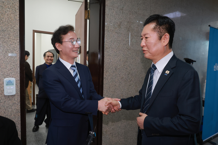 민주당 정청래 대표 면담 마친 전재수 의원