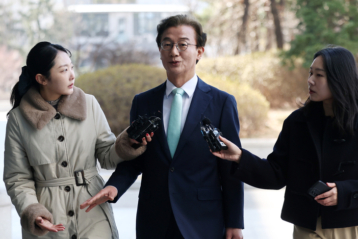 합수본 출석하는 전재수 의원