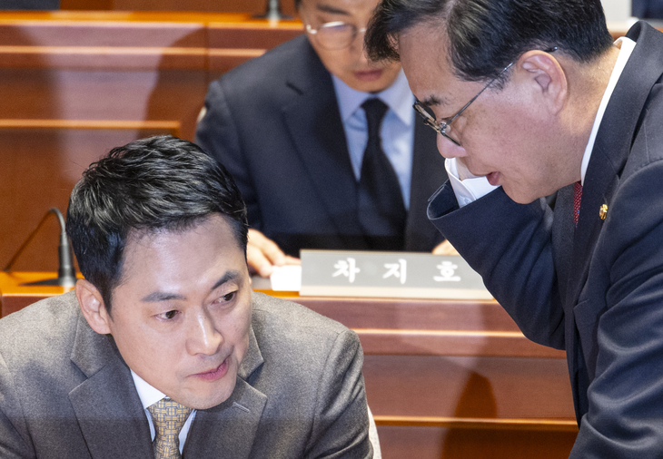 대화하는 국민의힘 지도부