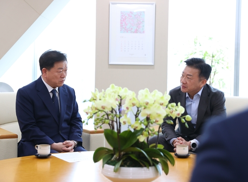 박승원 광명시장(왼쪽)-송치영 포스코이앤씨 사장 31일 만남