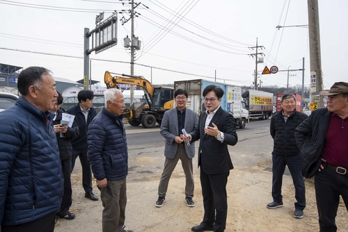 김병수 김포시장 3월30일 김포파주고속도로와 지방도355호선 고정교차로 구간 등 주요 도로 건설공사 현장 점검