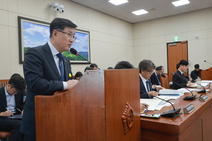 김성환 장관 “베란다 태양광 가급적 국산으로”