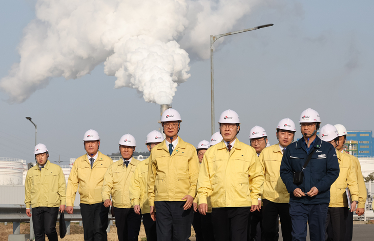 이재명 대통령, 석유비축기지 시찰