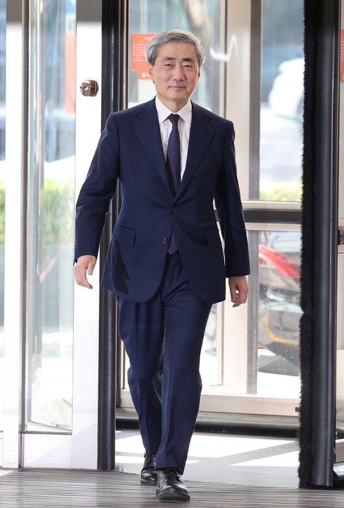 인사청문회 준비사무실 출근하는 신현송 후보자