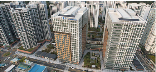 고양특례시 덕은DMC아이에스비즈타워 한강 지식산업센터 전경