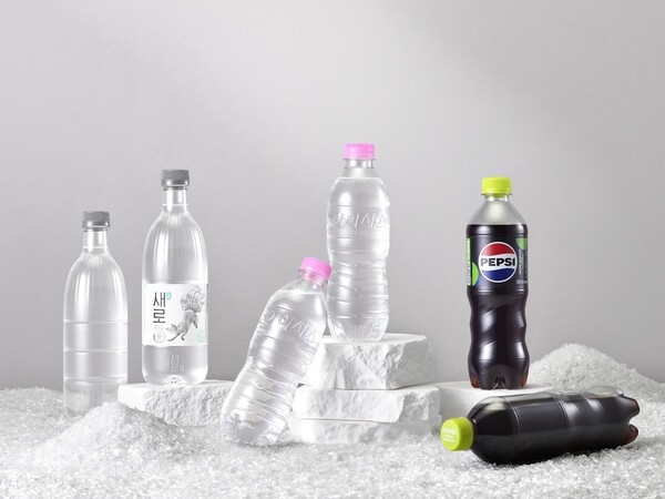 기계적 재활용 페트(MR-PET)를 활용해 만든 재생 플라스틱이 도입된 새로, 아이시스, 펩시 제로슈거 라임 제품. 사진=롯데칠성음료