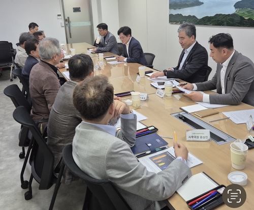 김병수 김포시장 2025년 10월 김포한강2콤팩트시티 내 대책위와 간담회 운영