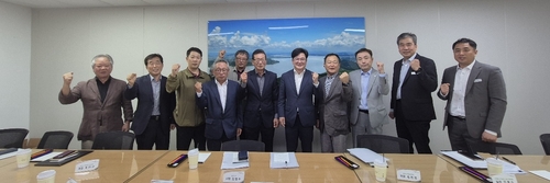 김병수 김포시장 2025년 10월 김포한강2콤팩트시티 내 대책위와 간담회 운영