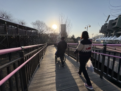 부천시 원미산 진달래동산 '무장애 데크로드' 조성
