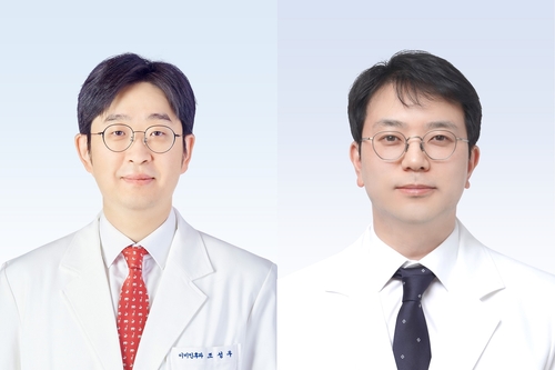 2. [사진] 분당서울대병원 이비인후과 조성우 교수(좌), 신경외과 황기환 교수(우)