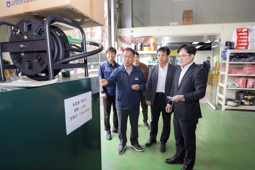 김병수 김포시장 6일 신김포농협 영농자재지원센터 현장 점검