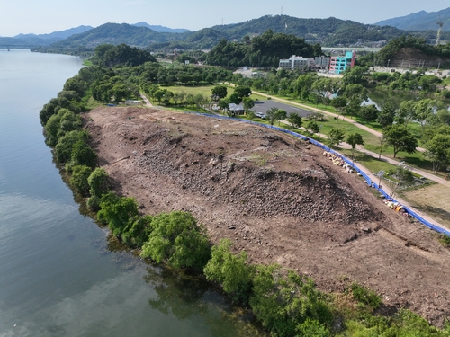 양평 양강섬 적석분구묘 전경