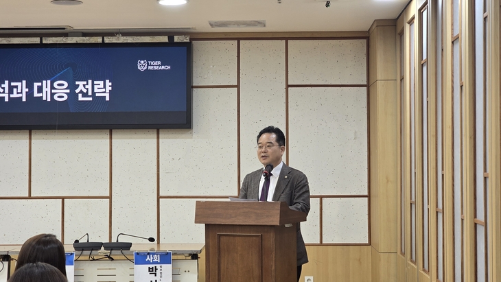 7일 국회 의원회관에서 열린 '스테이블코인 제도 설계를 위한 과제' 개회사를 하는 민병덕 더불어민주당 의원 [사진=최태현 기자]