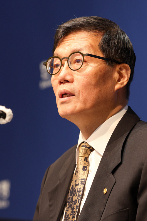 통화정책방향 기자간담회서 발언하는 이창용 한국은행 총재