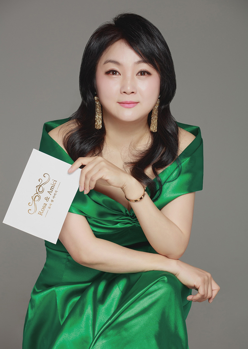 소프라노 윤장미가 전체 기획과 진행을 맡고 있다