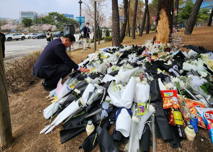 원주 무실동 중학생 추모 현장 찾아 헌화
