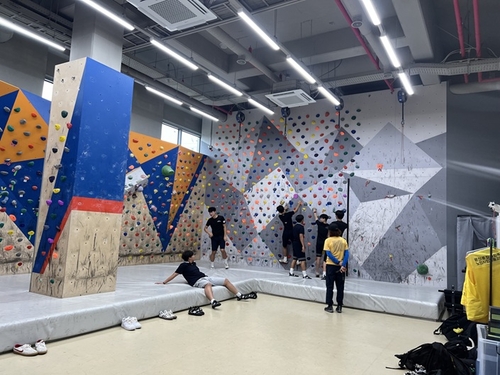 파주시 청소년수련관 관내학교 창의적 체험활동 '클라이밍' 수업