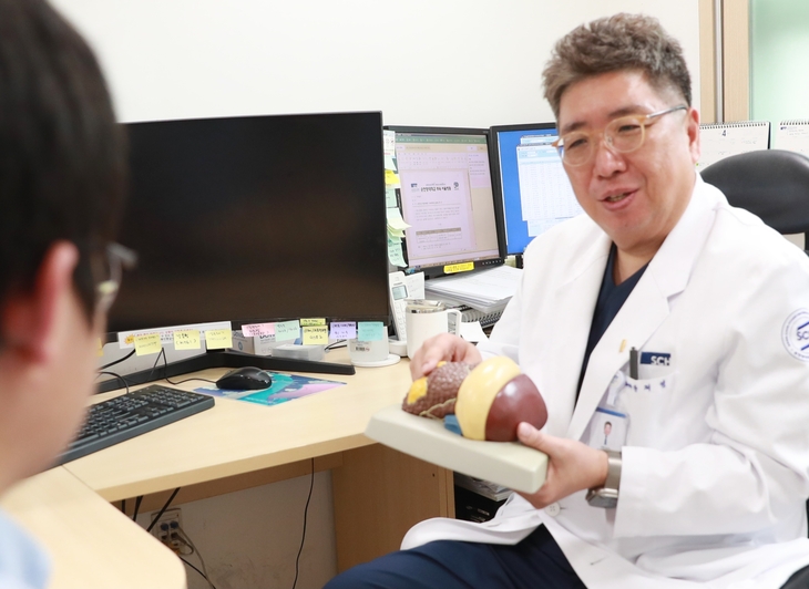 간질환 분야의 권위자인 장재영 교수