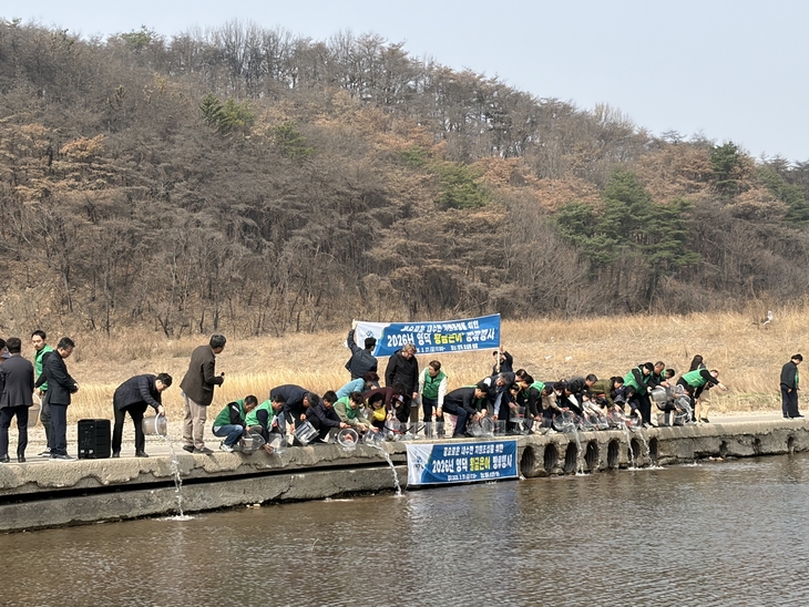 영덕군, 은어 소상기 불법 포획 집중 단속