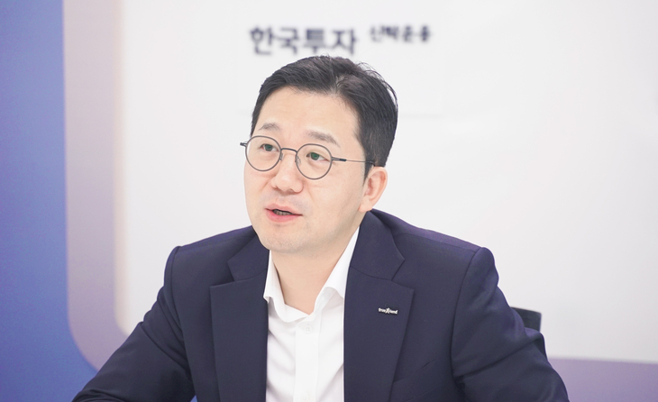 서울 여의도 한국투자신탁운용 본사에서 에너지경제신문과 인터뷰하고 있는 남용수 운용본부장 [사진=한투운용]