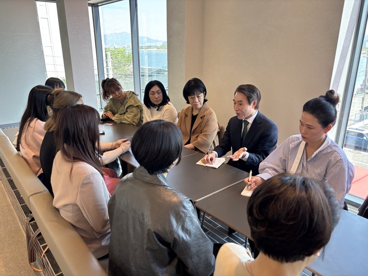 15일 부산 강서구에서 열린 학부모 간담회에서 최 예비후보는 통학 안전과 과밀학급, 돌봄 공백 등 지역 교육 현안을 집중적으로 점검했다.