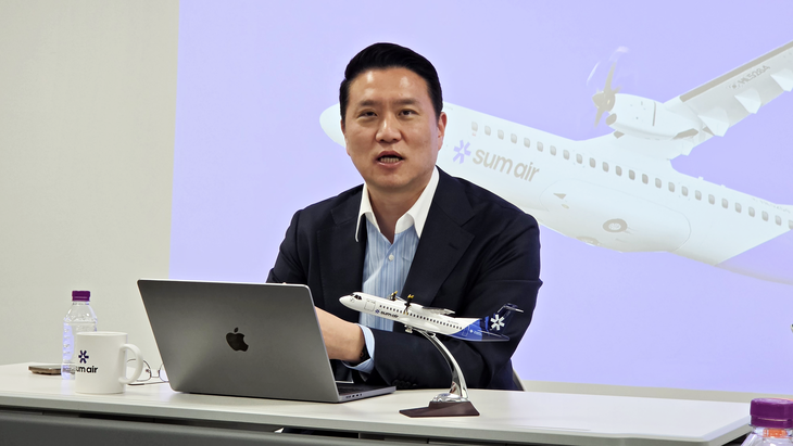 취재진의 질의에 답변하는 최용덕 섬에어 대표이사. 사진=박규빈 기자