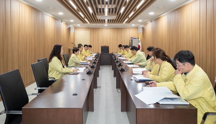 “공공이 먼저 줄인다