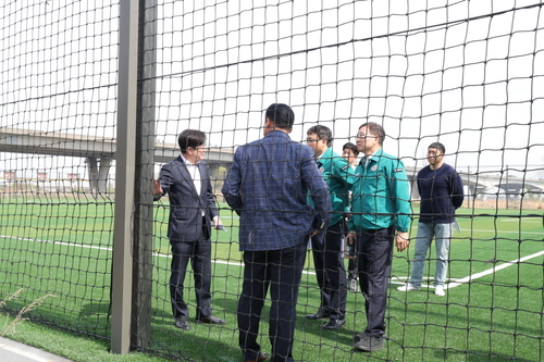 김경수 김포시장 14일 고촌 신곡축구장 조성 추진 현황 점검