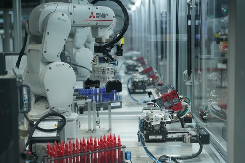 안산시 ASV 경제자유구역 디지털전환허브 내 구축된 조립용 로봇