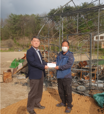 공직자 월 천원 돕기 성금 전달