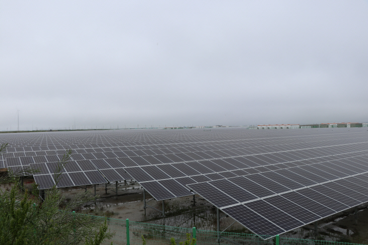 전남 영광군에 위치한 태양광 발전단지. 사진= 에너지경제신문